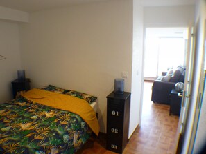 Fer et planche à repasser