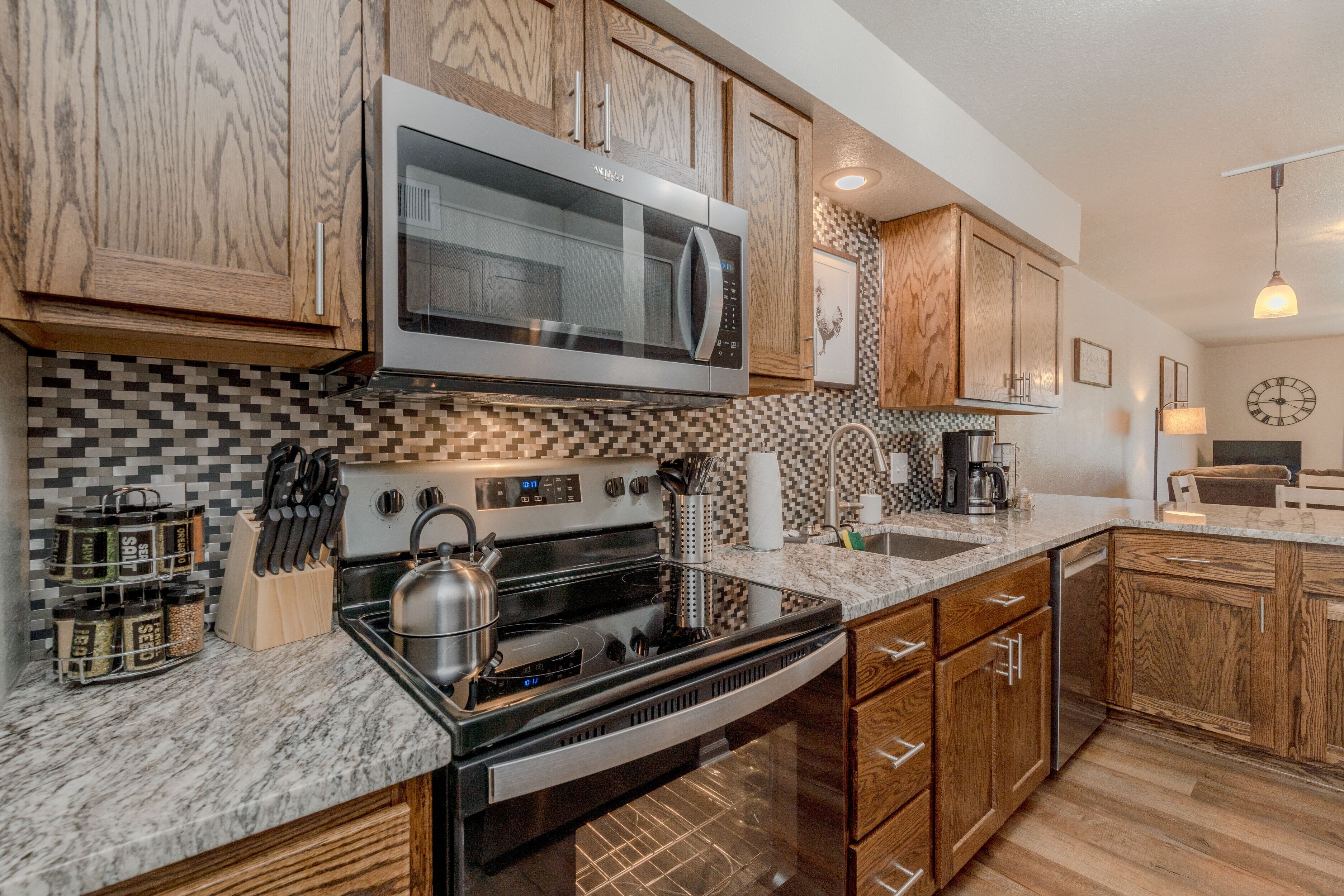 Spend the holidays in Branson at the Pointe Royale! Golf, pools, Table Rock Lake