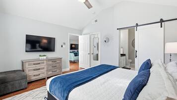 3 bedrooms, iron/ironing board, travel crib, WiFi (free)