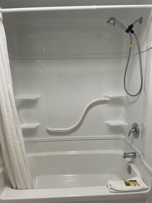 Luxury Single Room | Bathroom | Rainfall showerhead, free toiletries, hair dryer, towels