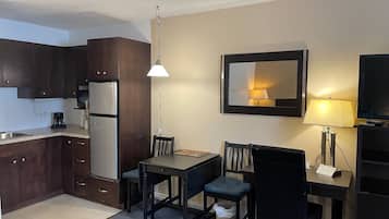 Standard-Einzelzimmer (Standard Kitchenette) | Wohnbereich