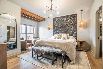 Evelyn 201: Modern 2-Story Condo with Private Terraces in Downtown Holland