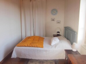 2 bedrooms, iron/ironing board, WiFi - Cottage "le Sartrou (Dégagnac)