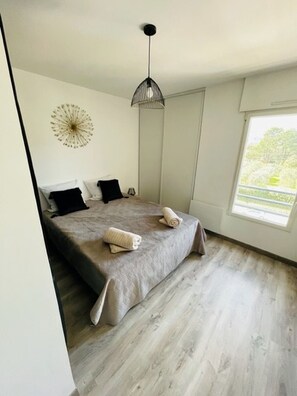 4 soverom, strykejern/-brett, wi-fi (inkludert) og sengetøy