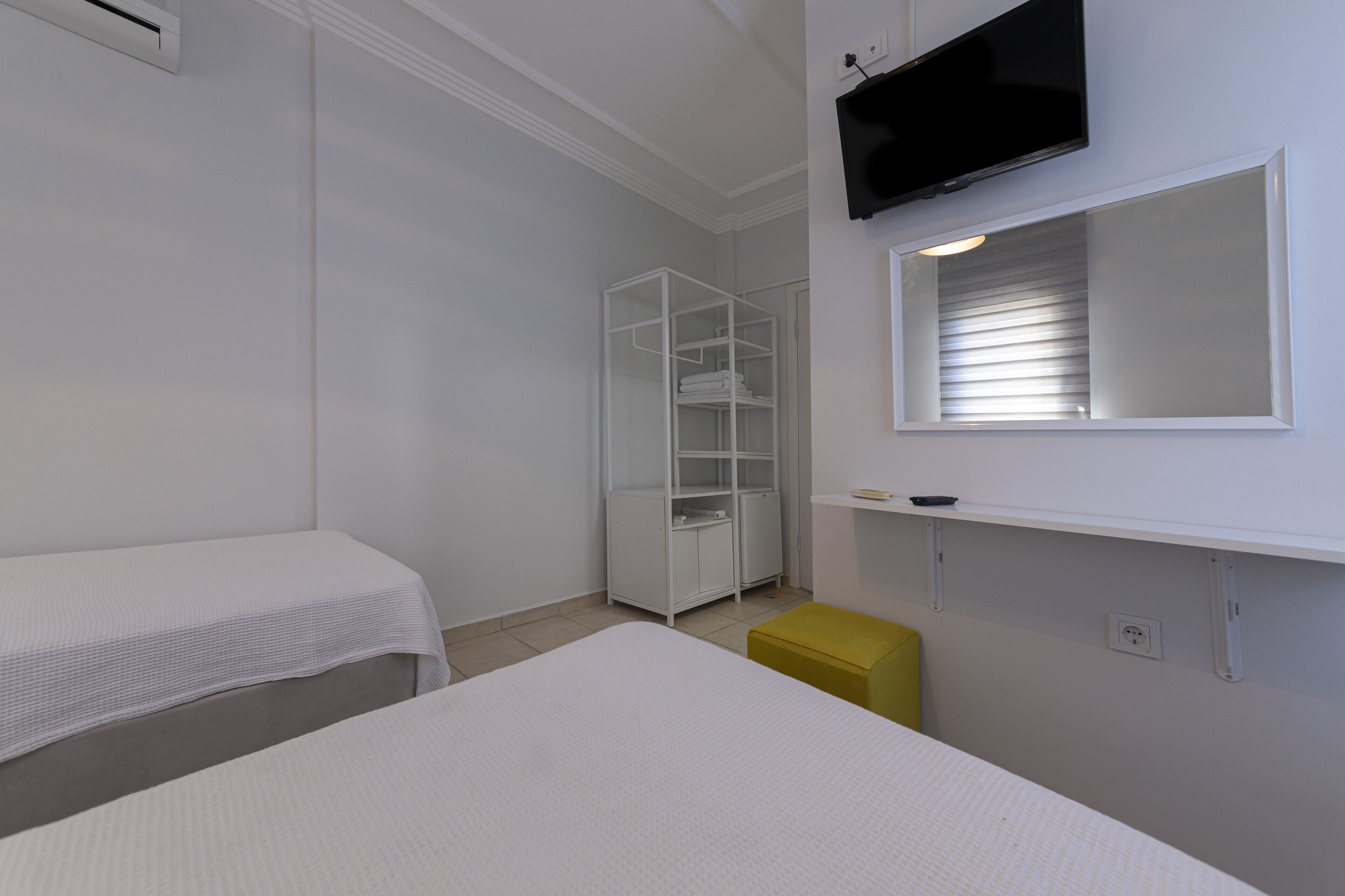 economy triple room | 1 bedroom