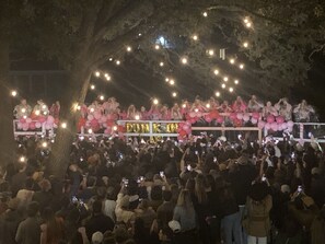 Unclassified image, 2 of 34, button