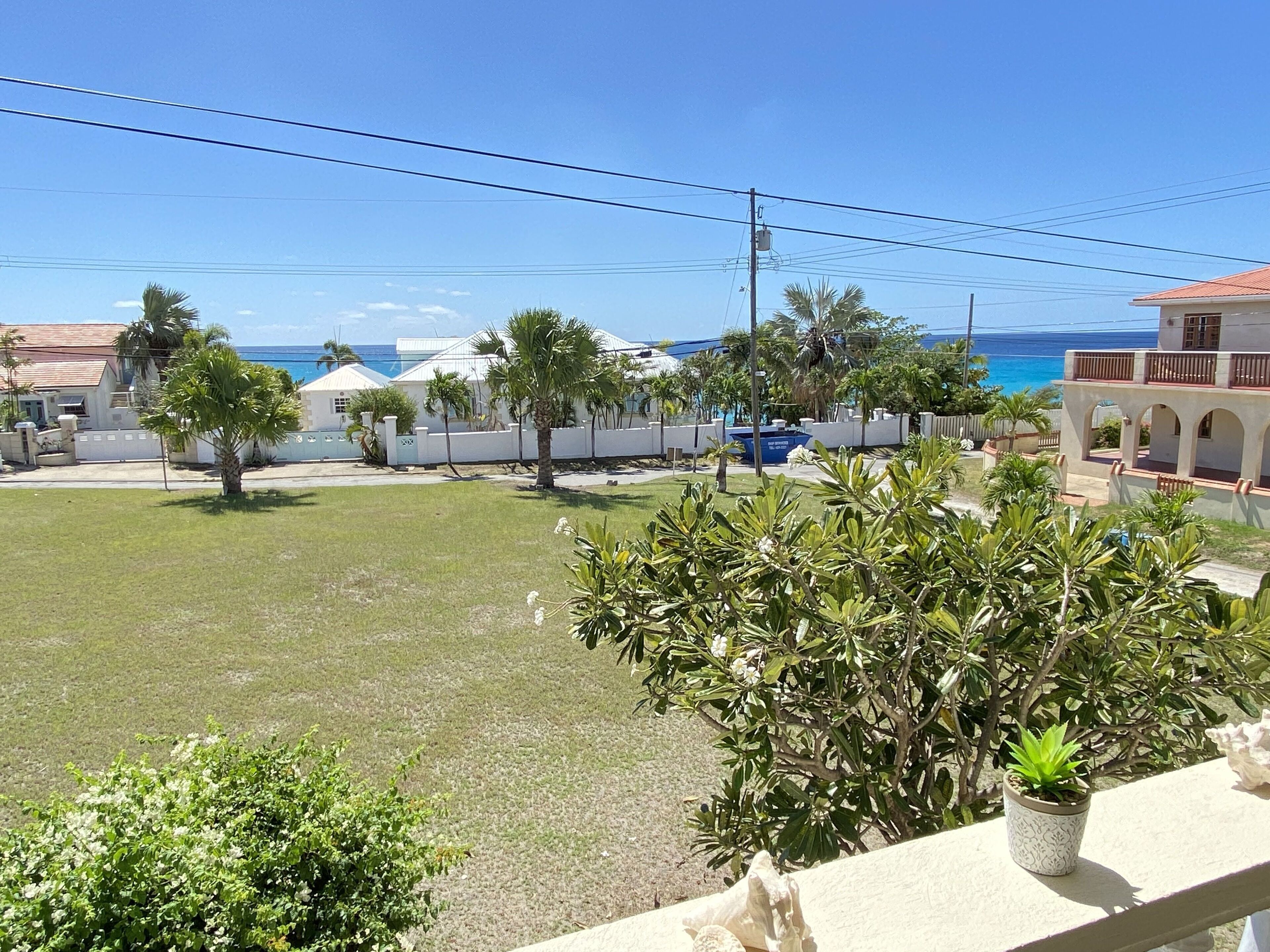 1 Bedroom Unit Upper Level | 露台