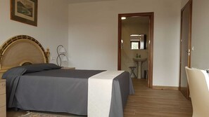 1 bedroom, iron/ironing board, travel crib, WiFi - Apartment Las Huertas - Las Palmeras (Villamiel)
