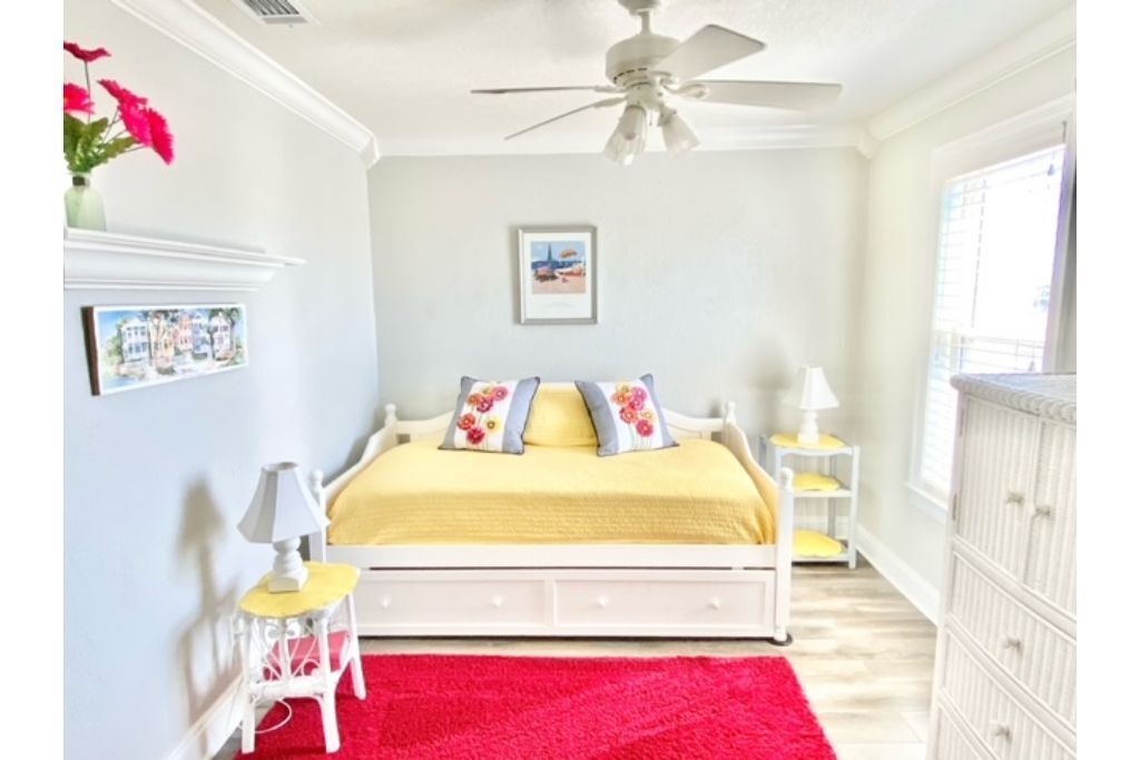 Beautiful Waterfront Condo With Pool!