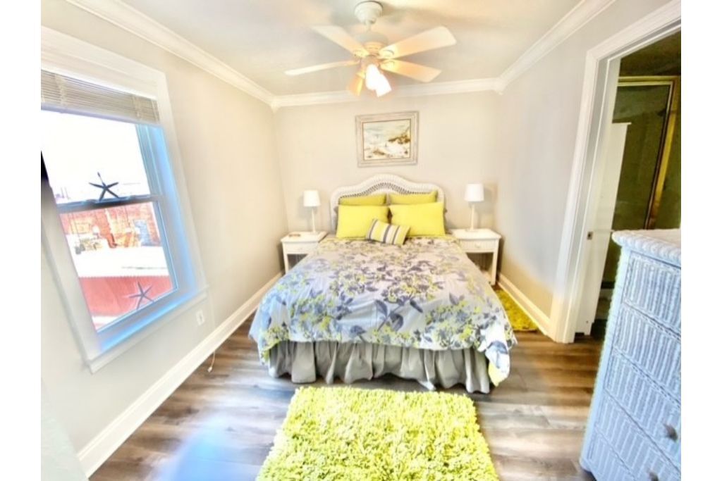 Beautiful Waterfront Condo With Pool!