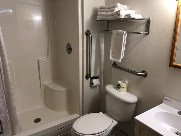 Classic Studio | Bathroom