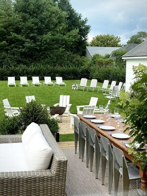 Outdoor dining - Picture Perfect Greenport Cottage (Greenport)