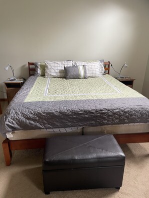 2 bedrooms, desk, free WiFi, bed sheets
