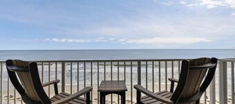 Beautiful Beachfront Resort Condo