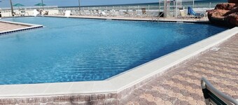 Beautiful Beachfront Resort Condo