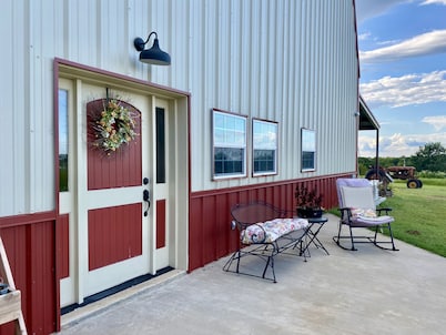 Modern Barn Apartment 