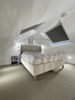 1 bedroom, iron/ironing board, free WiFi, bed sheets - Beautiful Robins Nest barn, Close to Minack, Porthcurno, Sennen, Sea ,beaches (Penzance)