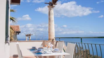 Panoramic Apartment | Terrace/patio