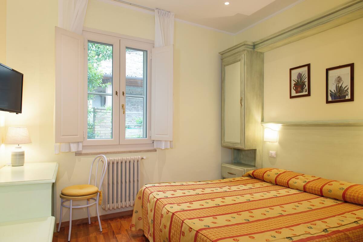 In-room safe, desk, laptop workspace, blackout curtains
