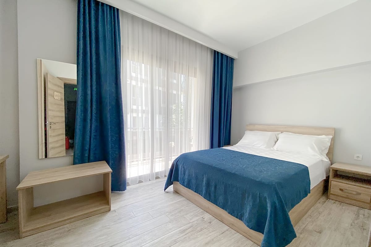 Chambre Standard, balcon, vue mer | Literie de qualité supérieure, lit parapluie, Wi-Fi gratuit