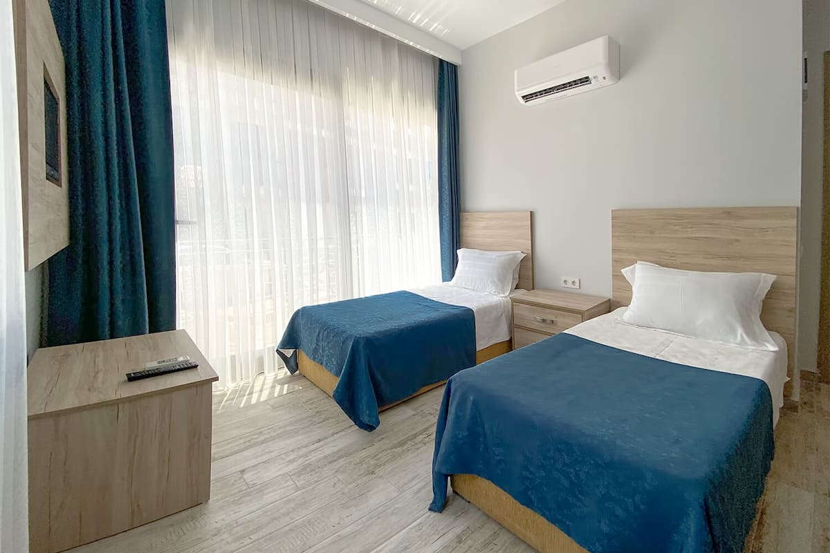 Chambre Standard, vue marina | Literie de qualité supérieure, lit parapluie, Wi-Fi gratuit