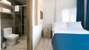 Premium bedding, travel cot, free WiFi, bed sheets