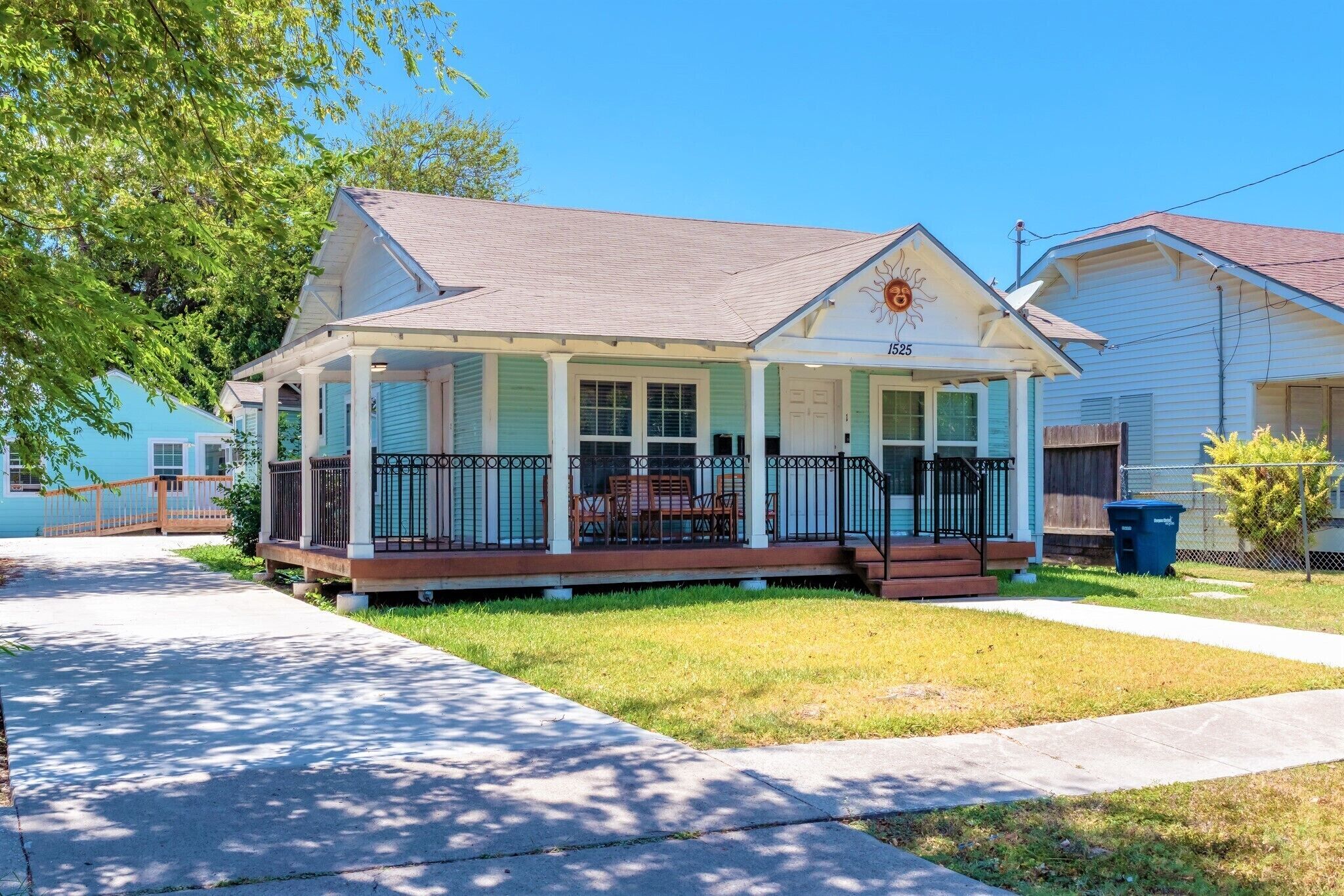 Escape to our charming bungalow in Corpus Christi for a unique getaway