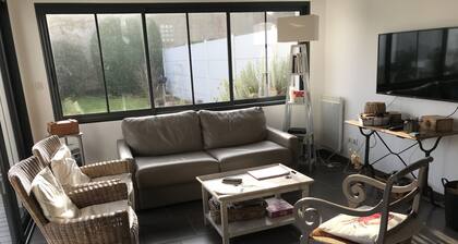 Seaside house (6 to 8 persons ) 80 m.de la Corniche and the beach