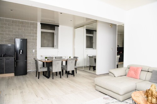 SPACIOUS, EXCEPTIONAL APARTMENT