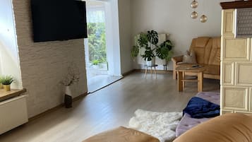 TV connectée, livres, chaßne hi-fi