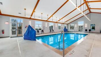 Inomhuspool och uppvÀrmd pool