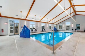 Innenpool, beheizter Pool