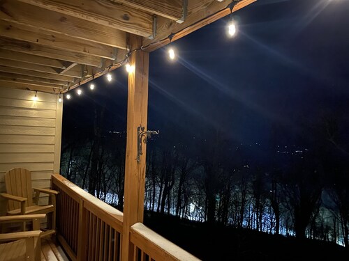 APPresSki - 5 bed Ski in Ski out - 50 Steps to Ski Sugar Mountain Slopes