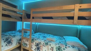 2 bedrooms, desk, travel cot, free WiFi