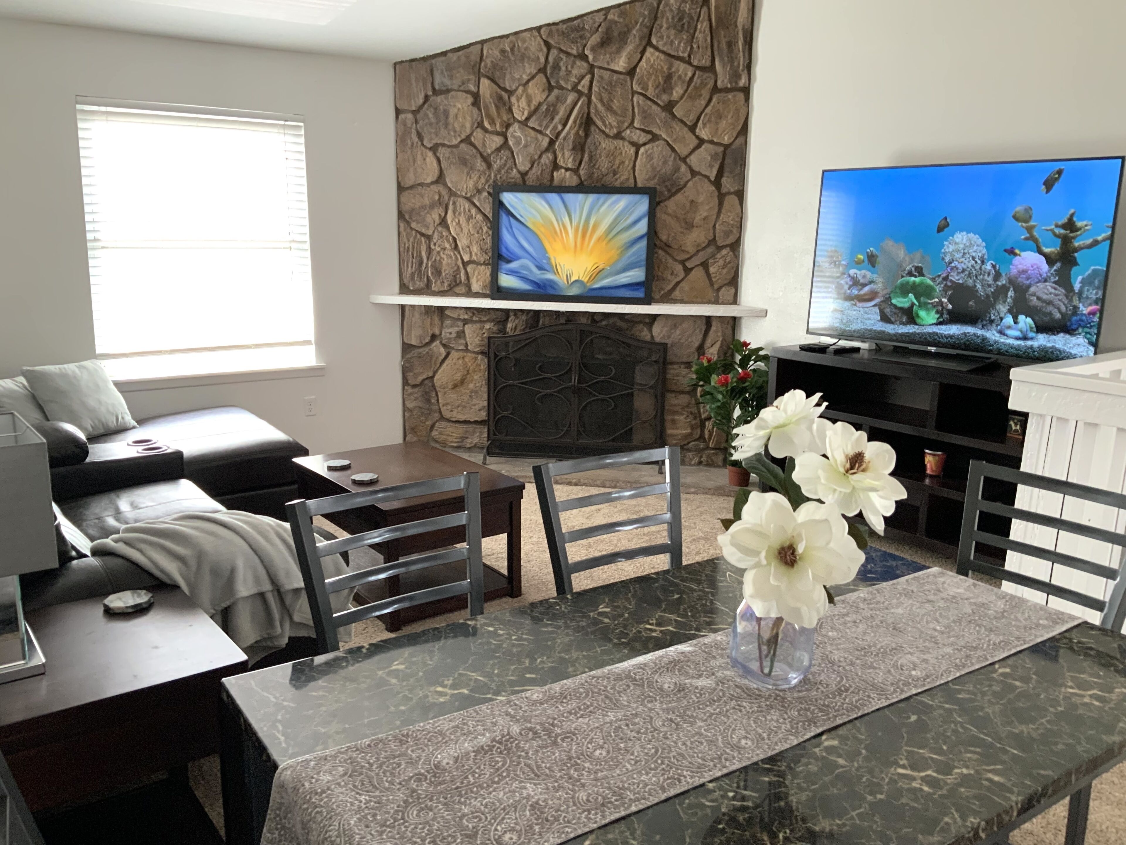 Denver nice and clean 2bdr,  great location close to I-25. FREE parking & WIFI