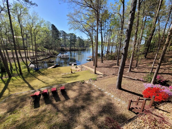 المنطقة المحيطة بالمنشأة