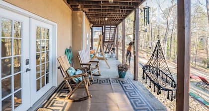 Luxury Lodge Style at Jackson Lake w/ hot tub-game room-deck- firepit