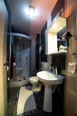 Superior Single Room | Bathroom - Hotel Lama (Kragujevac)