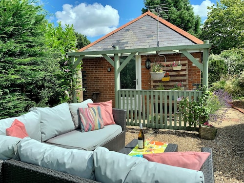 The Fieldhouse: Cosy Pet-Friendly Norfolk Broads Retreat