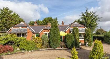 The Fieldhouse: Rural quiet, central to everything the Norfolk Broads Offers