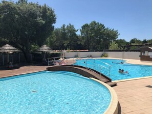 Piscine extérieure, piscine chauffée
