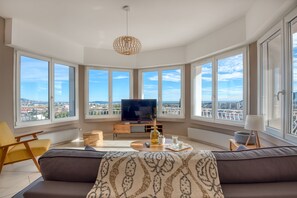 TV - Panoramic (Mandelieu-la-Napoule)