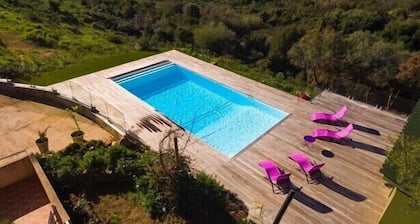 Quiet, sheltered villa set against the maquis, 500m from the beach, sea and mountain views