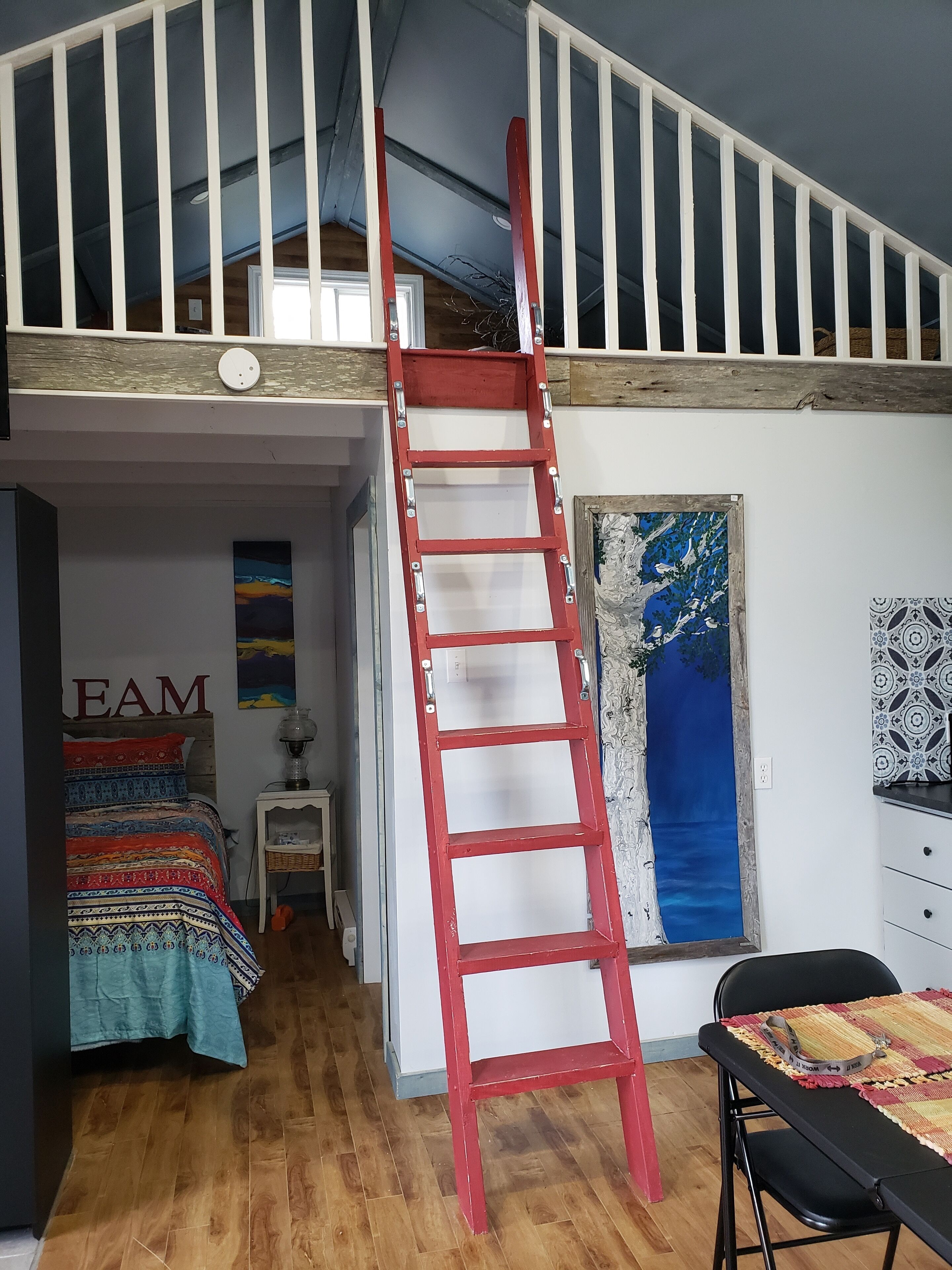 Quiet seaside cottage, close to Historic Sherbrooke Village. Pet Friendly