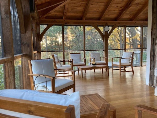 The Tate House, Historical and Spacious, 5 miles to downtown