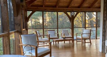 The Tate House, Historical and Spacious, 5 miles to downtown