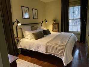 5 habitaciones, escritorio, tabla de planchar con plancha y wifi gratis 