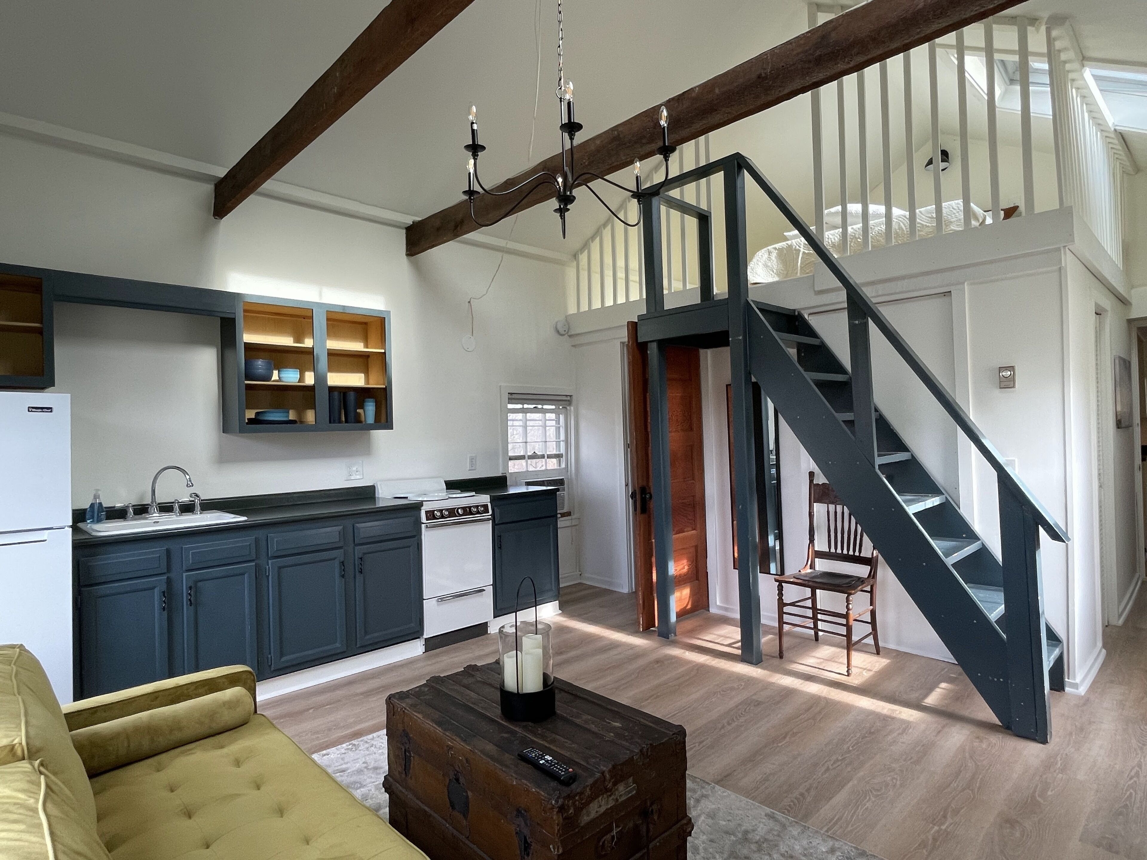 Smart-TV, peis, bøker og printere