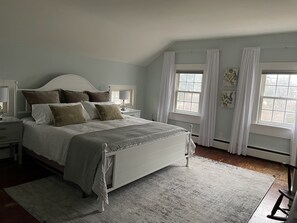 5 Schlafzimmer, Schreibtisch, Bügeleisen/Bügelbrett, kostenloses WLAN