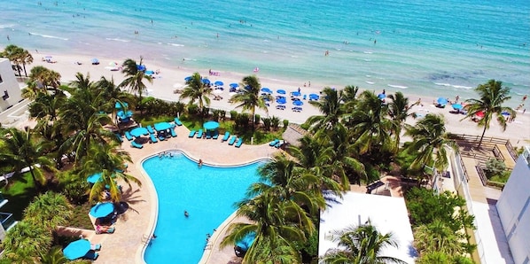 Pool - Komffy Apt w/2 Queen Beds and Ocean View at Tides (Hollywood)